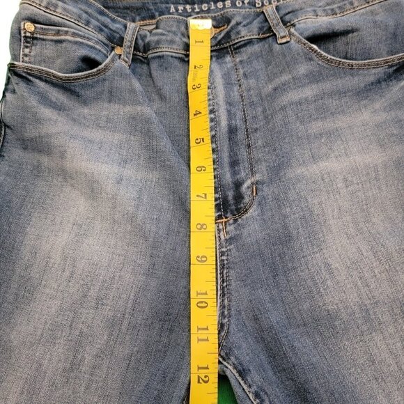 Articles of Society Flare Leg Jeans - Size 30 - Picture 11 of 13